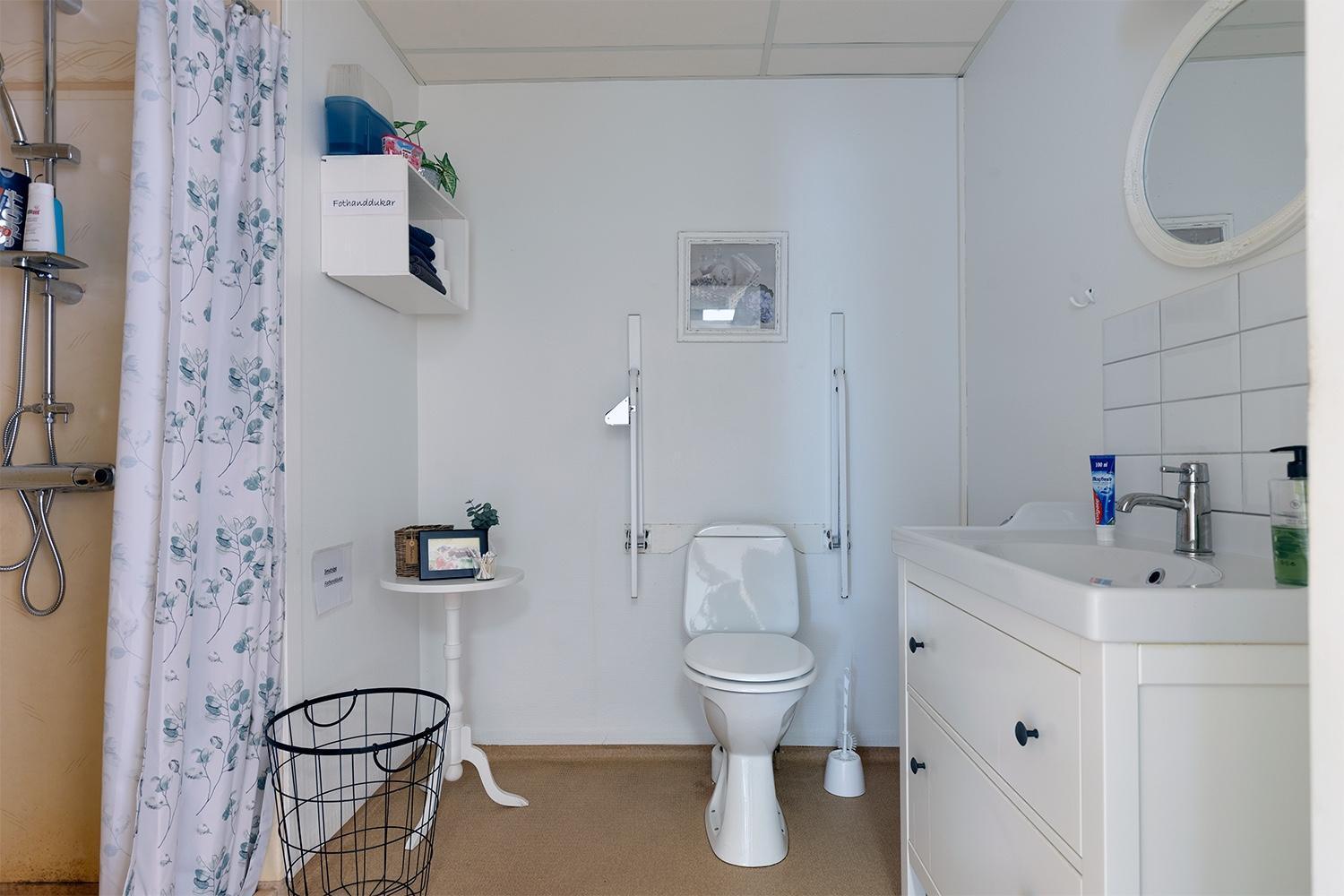 Lenas Bed & Breakfast Degerfors Bagian luar foto
